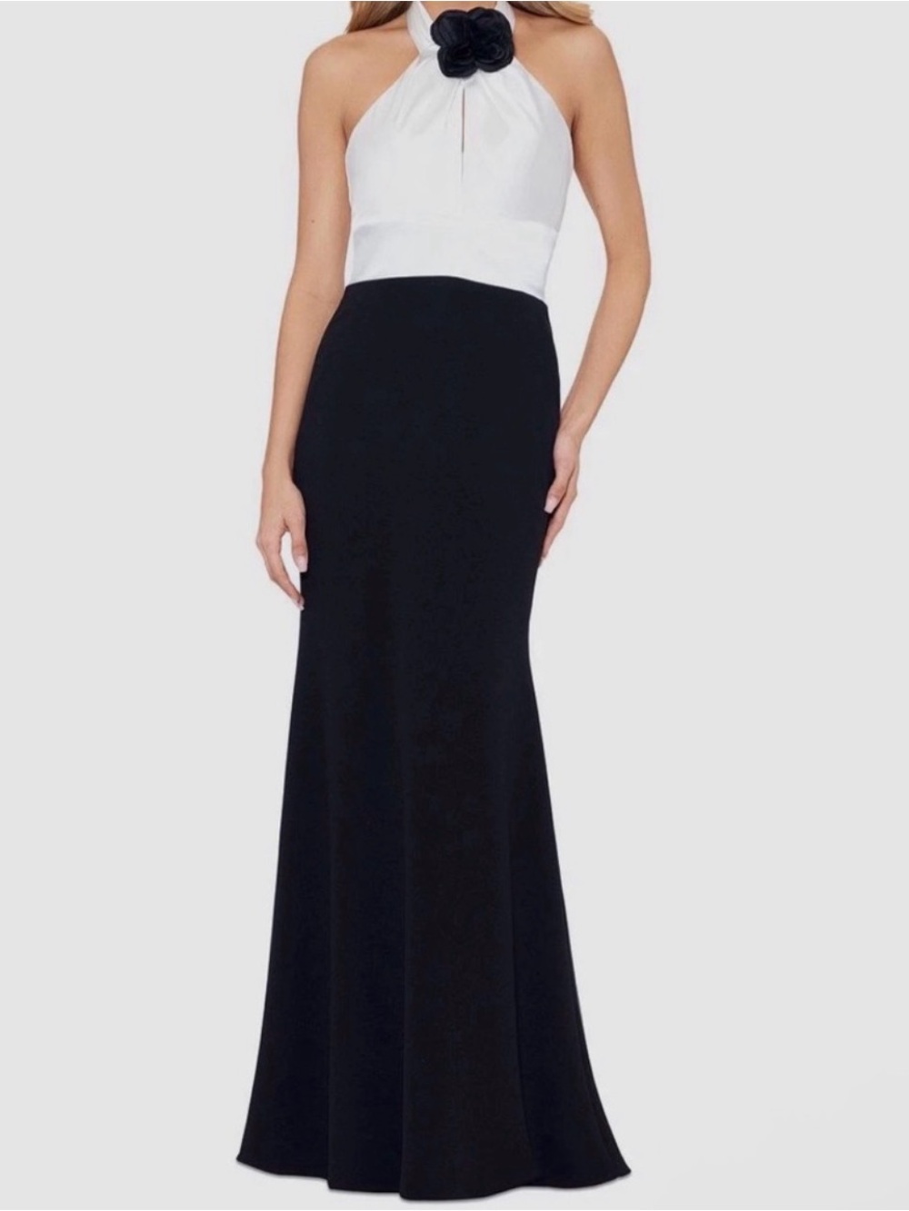 Betsy & Adam Women's BlackLong scuba crepe gown with flowerDress Size 6